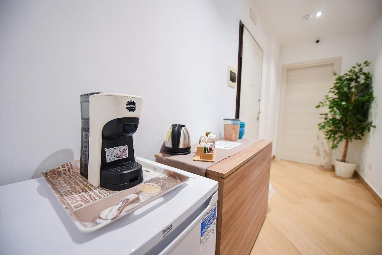 Karol Bari Airport Hotell Eksteriør bilde