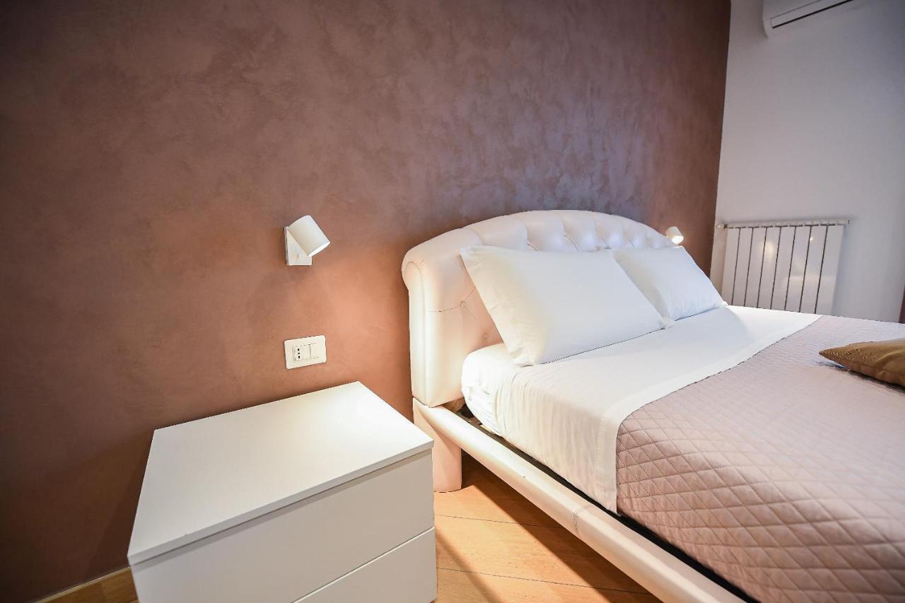 Karol Bari Airport Hotell Eksteriør bilde