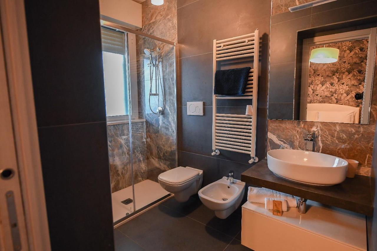 Karol Bari Airport Hotell Eksteriør bilde
